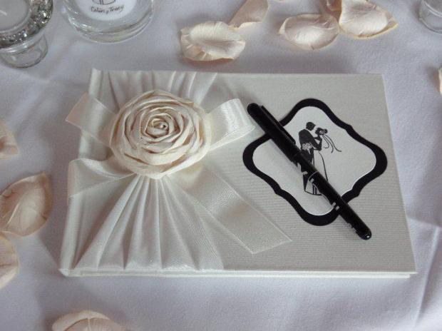 64957_396696573747861_1173953324_n